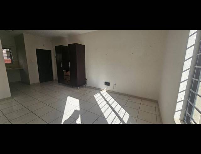 1 BEDROOM PROPERTY TO RENT IN FERNDALE